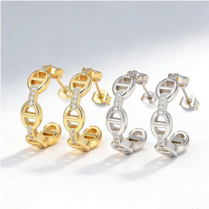 Women Fashion Jewellery - أقراط دائرية مطلية بالذهب عيار 18