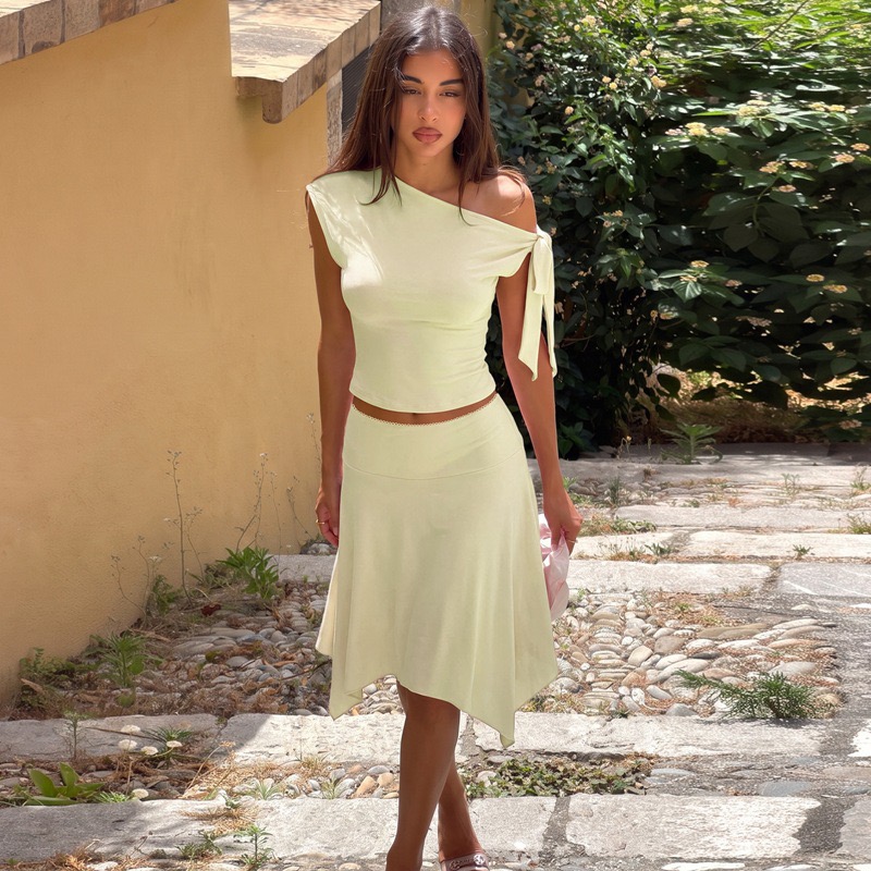 Asymmetric Top Women - طقم ملابس نسائي من قطعتين: توب