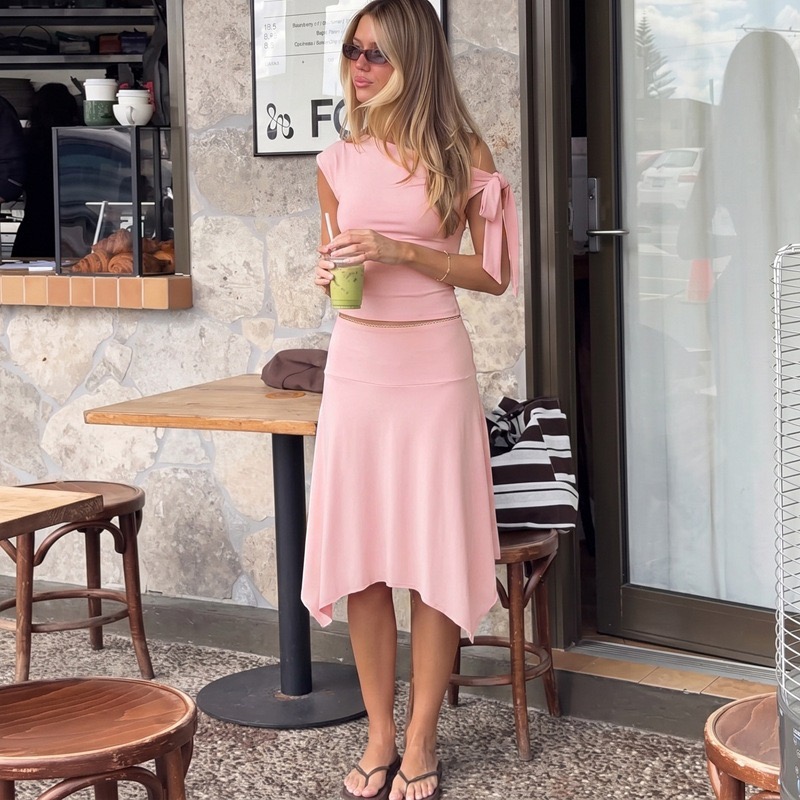 طقم ملابس نسائي من قطعتين: توب - مراجعة Asymmetric Top Women وسعره